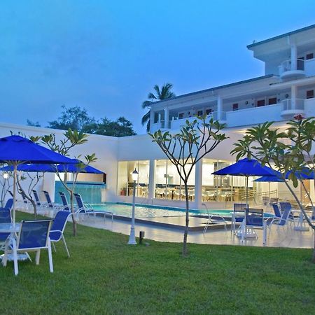 Avi Pangkor Beach Resort Kampong Pasir Bogak Eksteriør billede