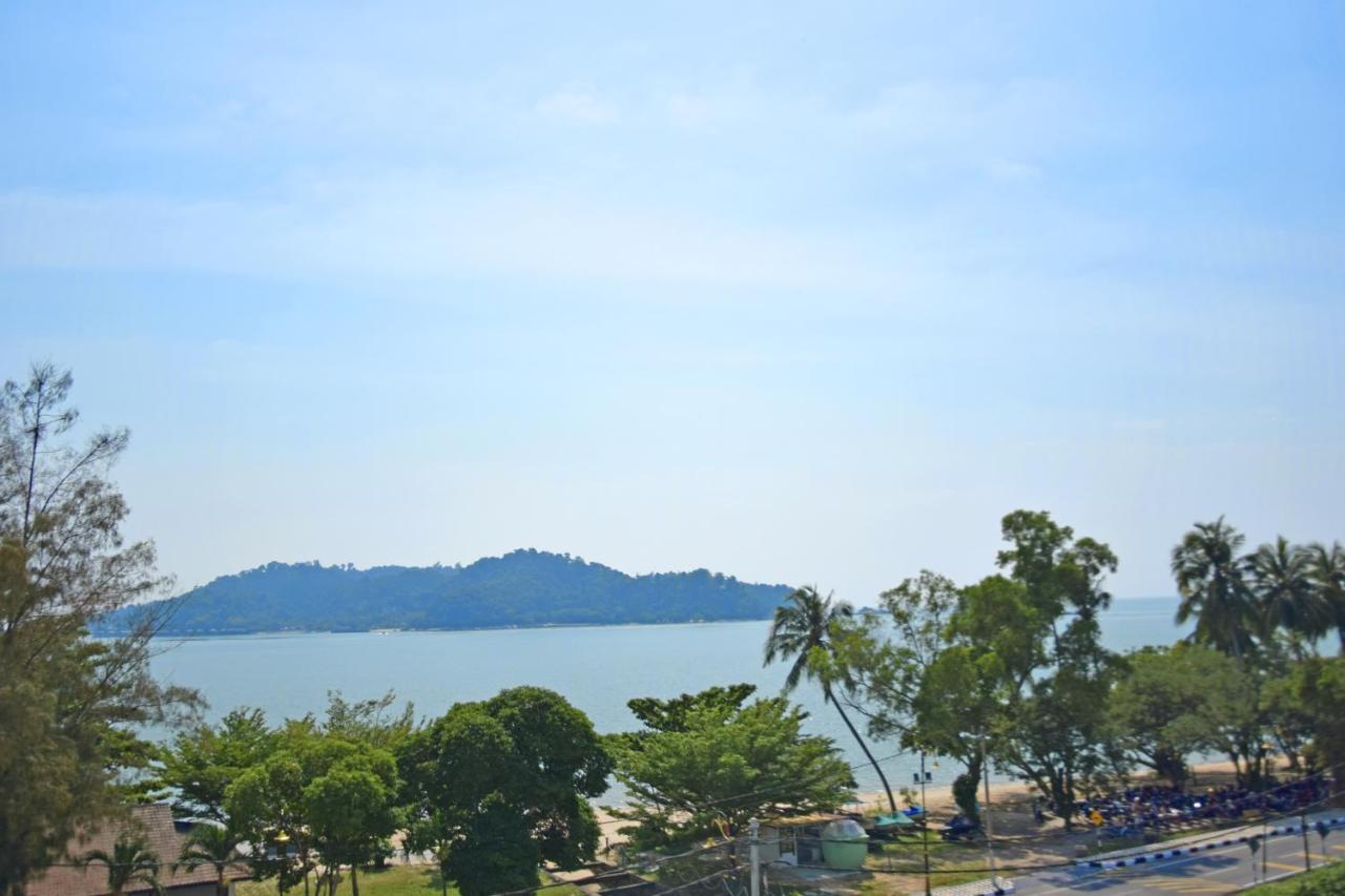 Avi Pangkor Beach Resort Kampong Pasir Bogak Eksteriør billede