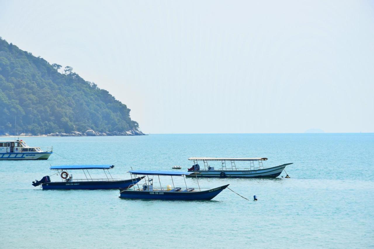 Avi Pangkor Beach Resort Kampong Pasir Bogak Eksteriør billede