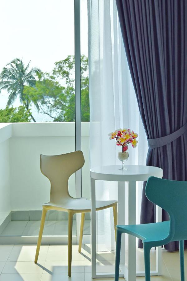 Avi Pangkor Beach Resort Kampong Pasir Bogak Eksteriør billede
