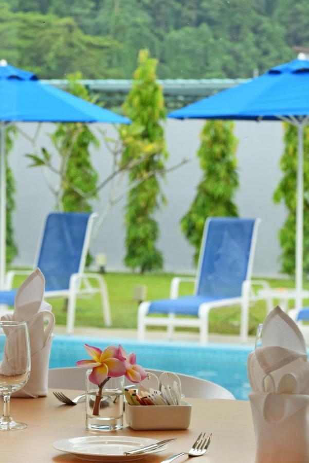Avi Pangkor Beach Resort Kampong Pasir Bogak Eksteriør billede