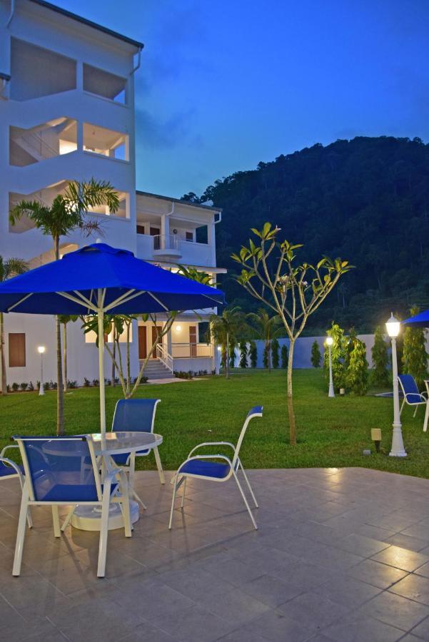 Avi Pangkor Beach Resort Kampong Pasir Bogak Eksteriør billede